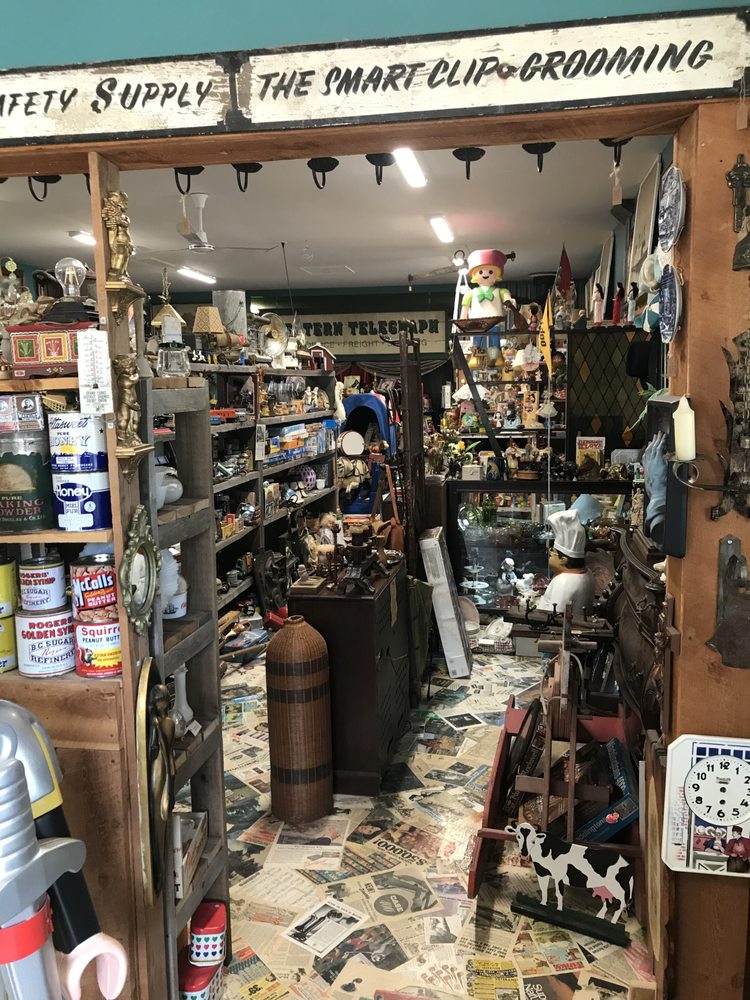 JEWEL CREEK GALLERY & ANTIQUES Updated July 2024 12555 Highway 3, Greenwood, British