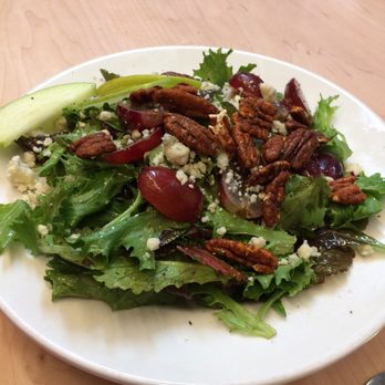 The Red Grape - Gorgonzola salad - Pizza Near Me - Sonoma, California The Red Grape - Gorgonzola salad - Pizza Near Me - Sonoma, California
