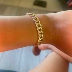 LV Jewelry Exchange - 18k gold Cuban link woman's bracelet