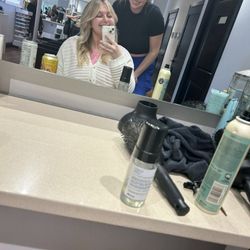 Bungalow/8 Hairdressing