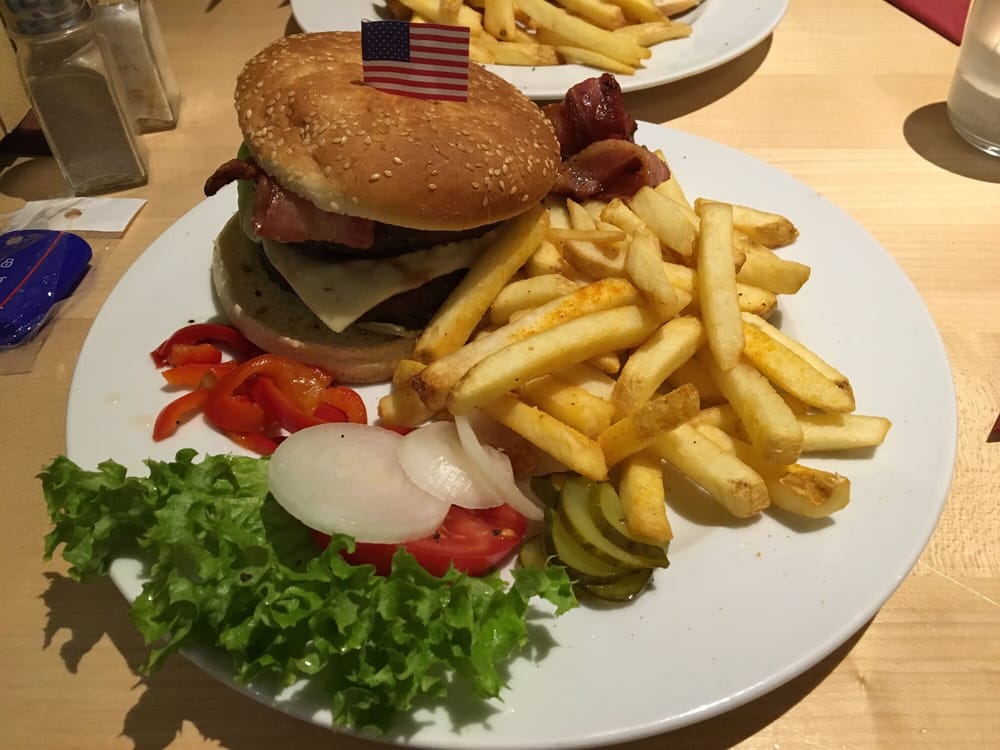 Touch Down - Giant Double Burger welcher leider vom Fleisch her äußerst fettig schmeckte. Dazu laffe Pommes - sehr Schade! - burger, burgers, food - American Near Me - Lohmar, NW Touch Down - Giant Double Burger welcher leider vom Fleisch her äußerst fettig schmeckte. Dazu laffe Pommes - sehr Schade! - burger, burgers, food - American Near Me - Lohmar, NW