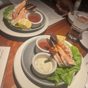 Houston's Restaurant - Shrimp - New American Near Me - Atlanta, Georgia