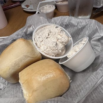 Texas Roadhouse - Fresh rolls and cinnamon butter - American Near Me - Layton, Utah