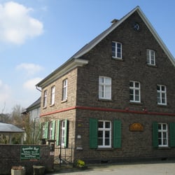 Obstweg Leverkusen - Großer Gutshof mit Hofladen, Kaminholzverkauf usw.