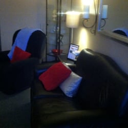Alicia Fox - Lobby-- comfortable!