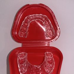 Smile Dental Nogales - Bent retainers.