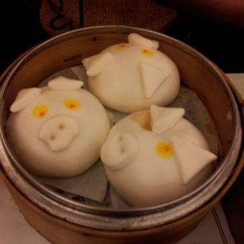 點點心 - Egg  cream buns are not bad but not the best, but the pigs look sooo cute! - Dim Sum Near Me - Hong Kong, HK