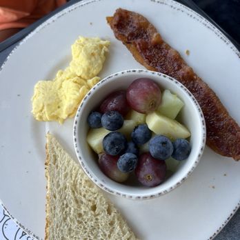First Watch - Kids eggs and bacon - Breakfast & Brunch Near Me - Orlando, Florida