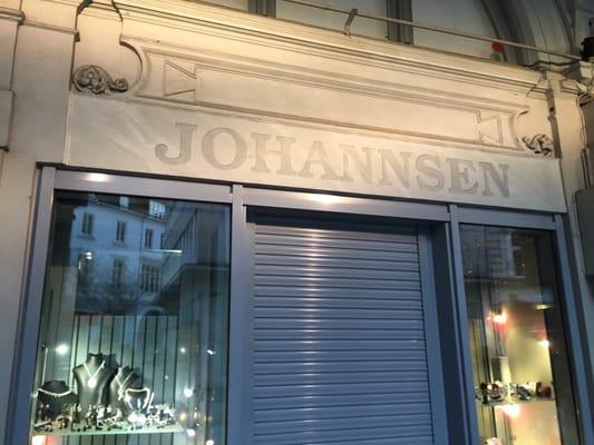 Pfandkredit Johannsen Pawn Shops Colonnaden 54 Neustadt Hamburg Germany Phone Number Yelp