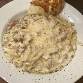 Sugar River Pizza - Chicken Alfredo pasta - Pizza Near Me - Sun Prairie, Wisconsin Sugar River Pizza - Chicken Alfredo pasta - Pizza Near Me - Sun Prairie, Wisconsin