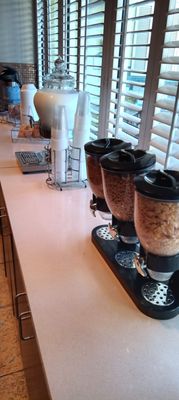 Comfort Suites Maingate East by null