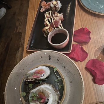 Amylos Taverna - Oysters and Sushi - Seafood Near Me - Astoria, New York