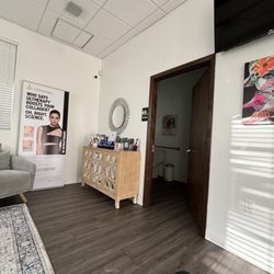 Luminous Skin and Laser - Waiting area