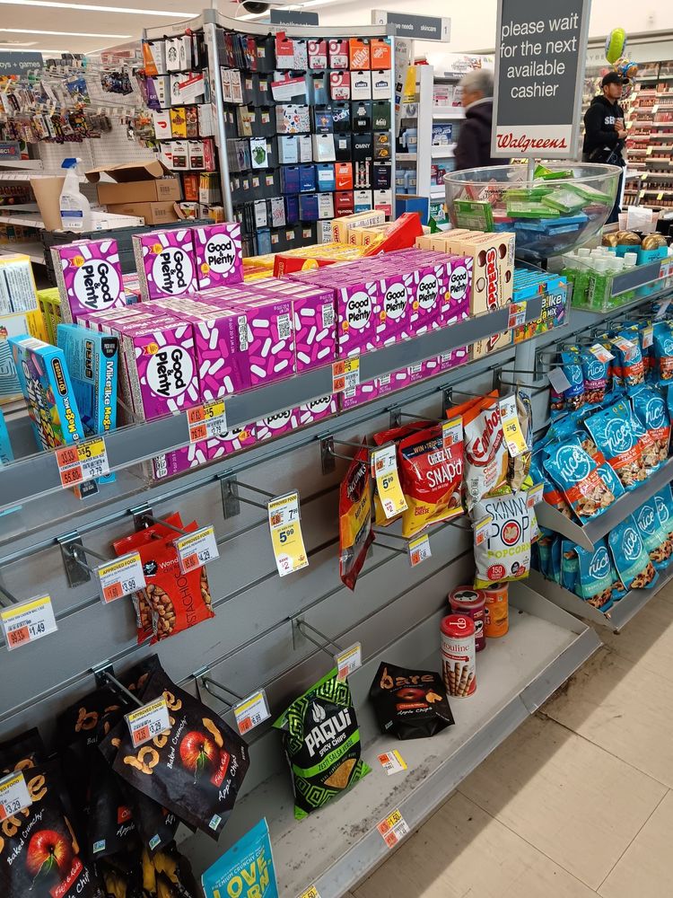 WALGREENS Updated June 2024 17 Photos & 26 Reviews 8277 Broadway, Elmhurst, New York