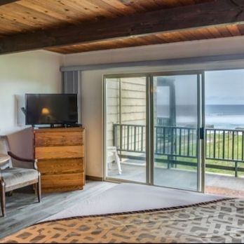 The Adobe Resort - What we selected when we booked the place. This isn't anything even close to this! - Hotels Near Me - Yachats, Oregon