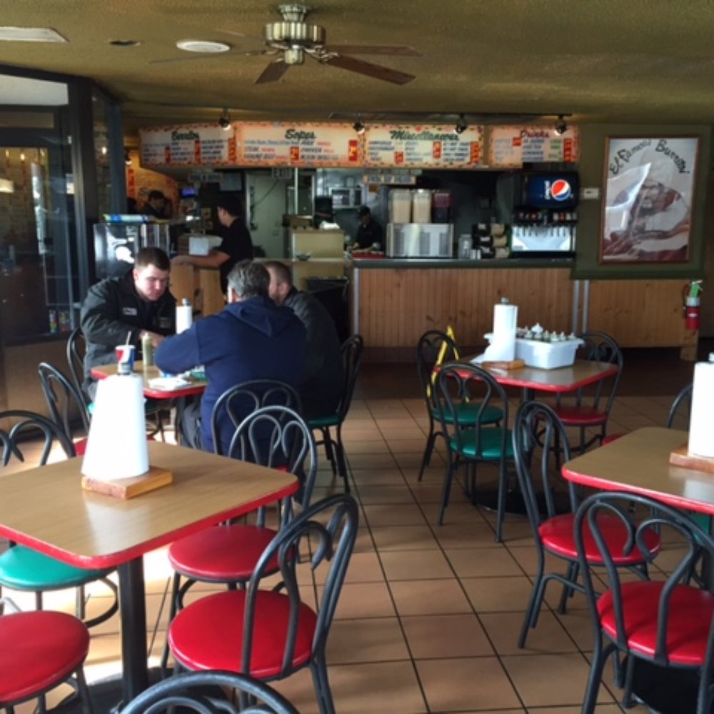 El Famous Burrito - El Famous Burrito Elmhurst Interior - Mexican Near Me - Elmhurst, Illinois El Famous Burrito - El Famous Burrito Elmhurst Interior - Mexican Near Me - Elmhurst, Illinois