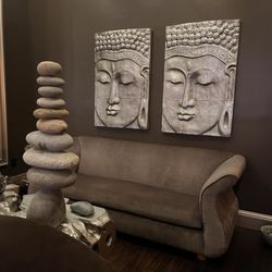 Another view in the Zen waiting room. Perfectly decorated for positive energy and peaceful relaxation.