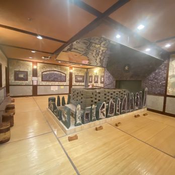 King Spa & Sauna - This floor was too dam hot to even walk on - Day Spas Near Me - Niles, Illinois