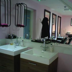 iBar Beauty Salon & Beauty Bar