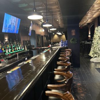 Aura Bar & Lounge - Lounges Near Me - Washington, DC, District of Columbia