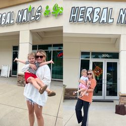 Herbal Nails & Spa