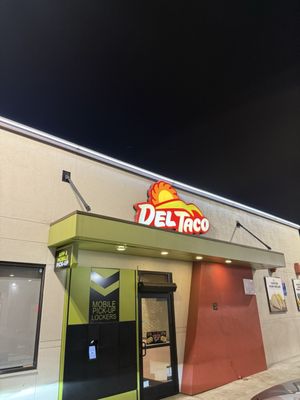 Del Taco by null
