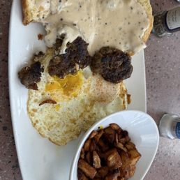 Biscuit and gravy