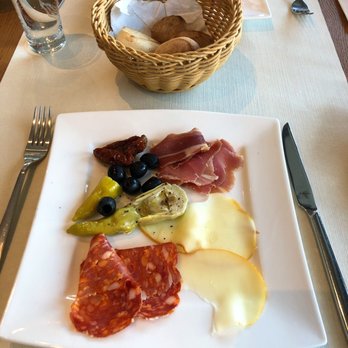La Noce - Vorspeisenplatte - Italian Near Me - Cologne, NW La Noce - Vorspeisenplatte - Italian Near Me - Cologne, NW