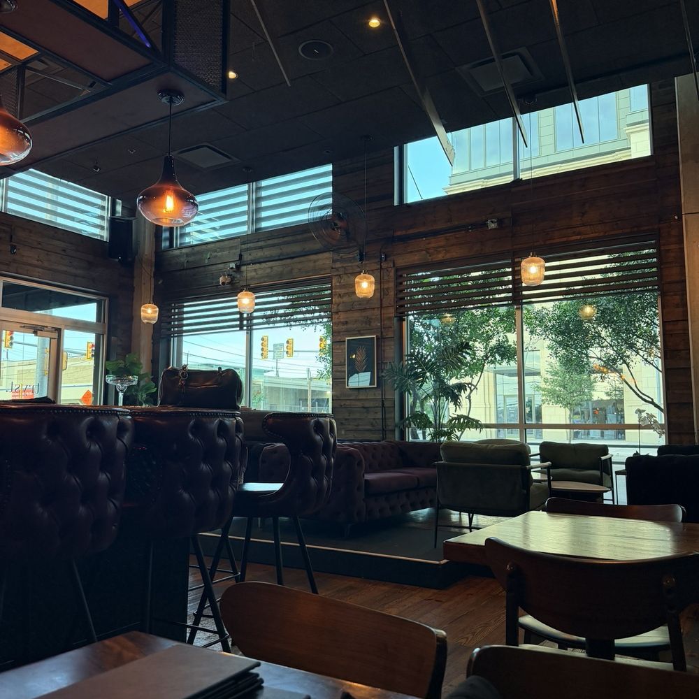 Tryst Kitchen + Cocktails - Cajun/Creole Near Me - San Antonio, Texas