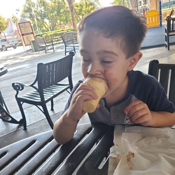 Fenton's Creamery - Pure awesomeness - Ice Cream & Frozen Yogurt Near Me - Vacaville, California