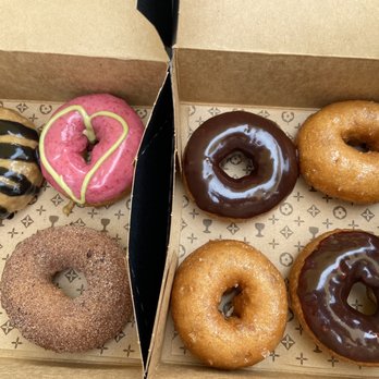 Holey Grail Donuts - Donut box! - Donuts Near Me - Honolulu, Hawaii Holey Grail Donuts - Donut box! - Donuts Near Me - Honolulu, Hawaii