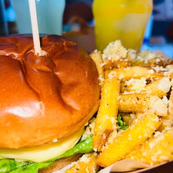 Mudhook Bar & Kitchen - Single burger, pepper jack cheese, and all the toppings that come with! - Burgers Near Me - Duncanville, Texas