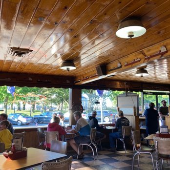 Lock View Restaurant - Inner Dining Room - Seafood Near Me - Sault Ste. Marie, Michigan