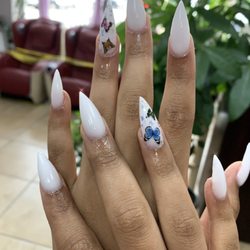 Beautiful nails with pretty butterfly !