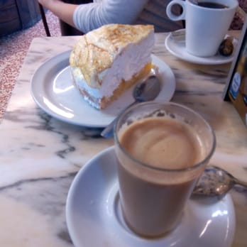 Las Palomas - Tarta de merengue, limón y masa quebrada - Desserts Near Me - Seville, SE Las Palomas - Tarta de merengue, limón y masa quebrada - Desserts Near Me - Seville, SE