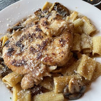 Ventura's Italian Kitchen & Wine Bar - Chicken Marcella - Italian Near Me - Longboat Key, Florida Ventura's Italian Kitchen & Wine Bar - Chicken Marcella - Italian Near Me - Longboat Key, Florida
