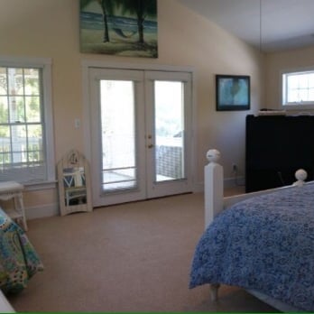 Periwinkle Cottage - Upstairs bedroom - Vacation Rentals Near Me - Emerald Isle, North Carolina