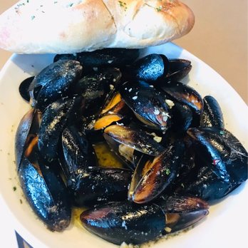 Rusty Bellies - Mussels with garlic and oil - Seafood Near Me - Tarpon Springs, Florida
