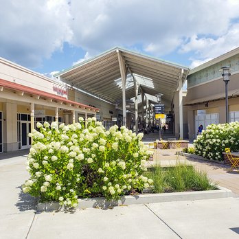 Chicago Premium Outlets - "Shop 'till you drop," or "Browse 'till you drowse." - Shopping Centers Near Me - Aurora, Illinois
