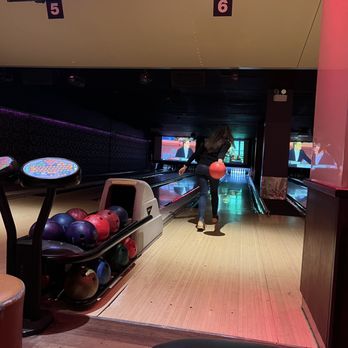 Frames Bowling Lounge - Bowling Near Me - New York, New York