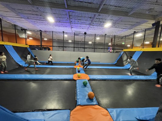SKY ZONE - 22 Photos & 35 Reviews - 39177 Farwell Dr, Fremont ...