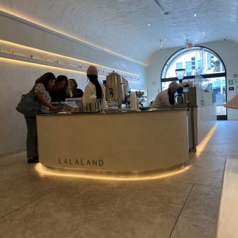 La La Land - Cafes Near Me - Beverly Hills, California La La Land - Cafes Near Me - Beverly Hills, California