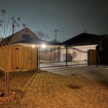Gate and Fence Specialist - Fences & Gates Near Me - Houston, Texas Gate and Fence Specialist - Fences & Gates Near Me - Houston, Texas