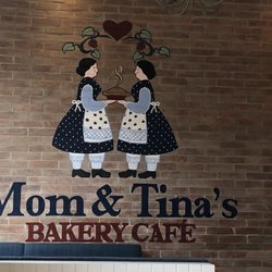 Mom & Tina's Bakery Cafe - Inside