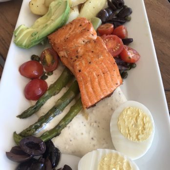 NM Cafe - Salmon nicoise - Cafes Near Me - Scottsdale, Arizona
