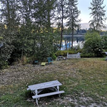 Squilax General Store And Hostel - Close to the lake - Hostels Near Me - Chase, British Columbia