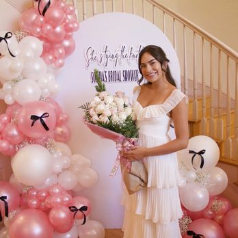 Honeybee Creative Designs - Balloon Services Near Me