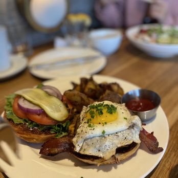 Earls Kitchen + Bar - New American Near Me - Orlando, Florida Earls Kitchen + Bar - New American Near Me - Orlando, Florida