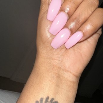 Essential Salon & Nail Spa - Look at this. This is unacceptable - Nail Salons Near Me - New Orleans, Louisiana
