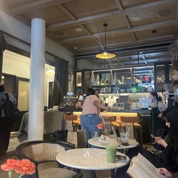 noa a café - seating area - Cafes Near Me - New York, New York noa a café - seating area - Cafes Near Me - New York, New York